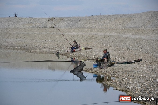 Zdjęcie w galerii na portalu naszraciborz.pl: Krzyżanowice - wędkarze rozpoczęli sezon  wiadomości z regionu