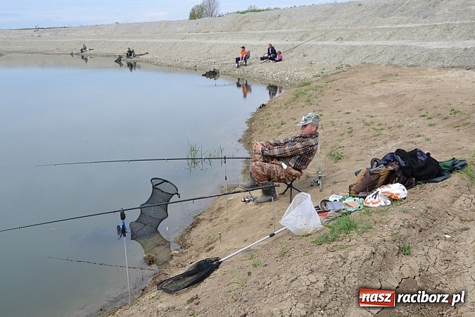 Zdjęcie w galerii na portalu naszraciborz.pl: Krzyżanowice - wędkarze rozpoczęli sezon  wiadomości z regionu