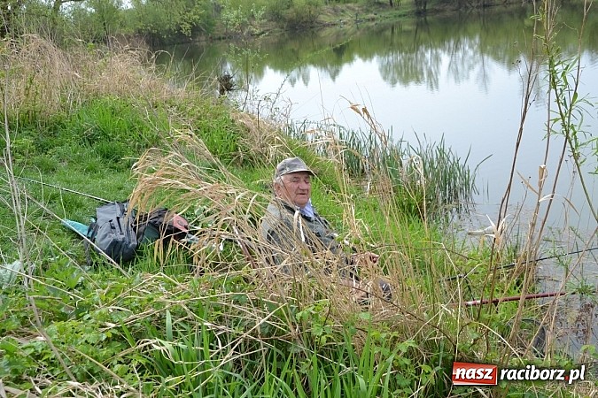 Zdjęcie w galerii na portalu naszraciborz.pl: Krzyżanowice - wędkarze rozpoczęli sezon  wiadomości z regionu