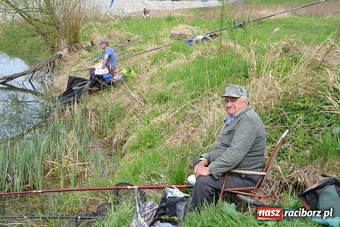 Zdjęcie w galerii na portalu naszraciborz.pl: Krzyżanowice - wędkarze rozpoczęli sezon  wiadomości z regionu