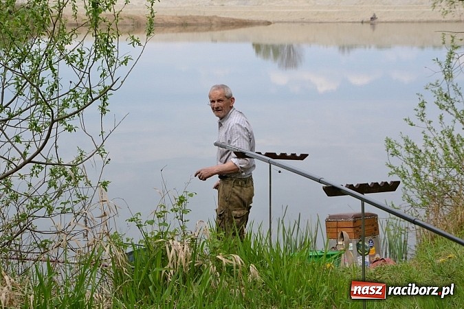 Zdjęcie w galerii na portalu naszraciborz.pl: Krzyżanowice - wędkarze rozpoczęli sezon  wiadomości z regionu
