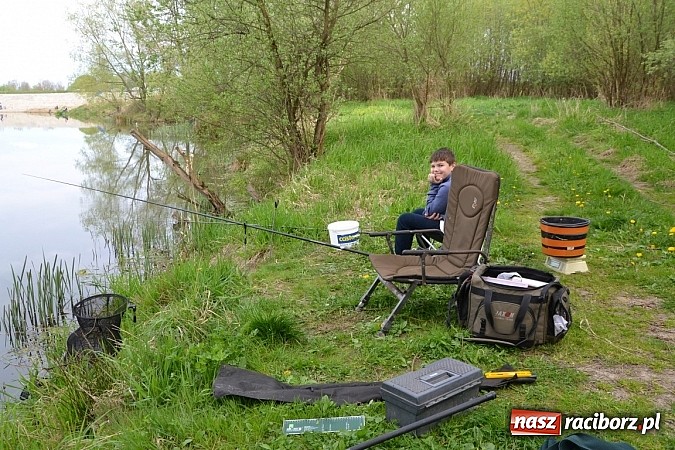 Zdjęcie w galerii na portalu naszraciborz.pl: Krzyżanowice - wędkarze rozpoczęli sezon  wiadomości z regionu