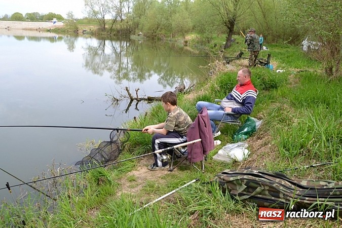 Zdjęcie w galerii na portalu naszraciborz.pl: Krzyżanowice - wędkarze rozpoczęli sezon  wiadomości z regionu