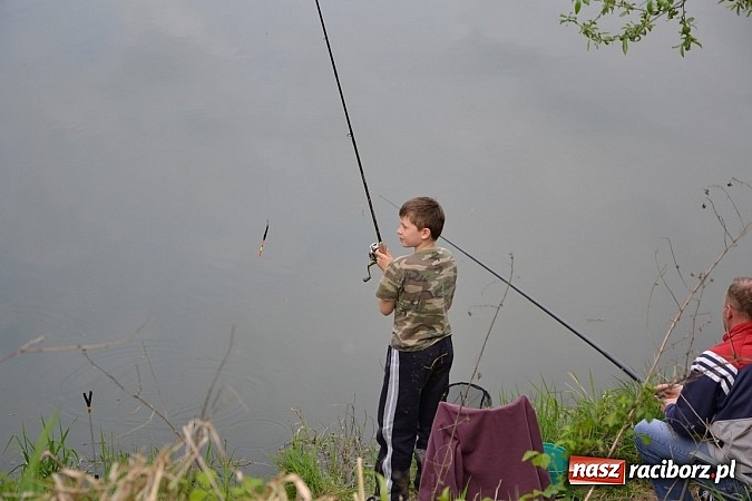 Zdjęcie w galerii na portalu naszraciborz.pl: Krzyżanowice - wędkarze rozpoczęli sezon  wiadomości z regionu
