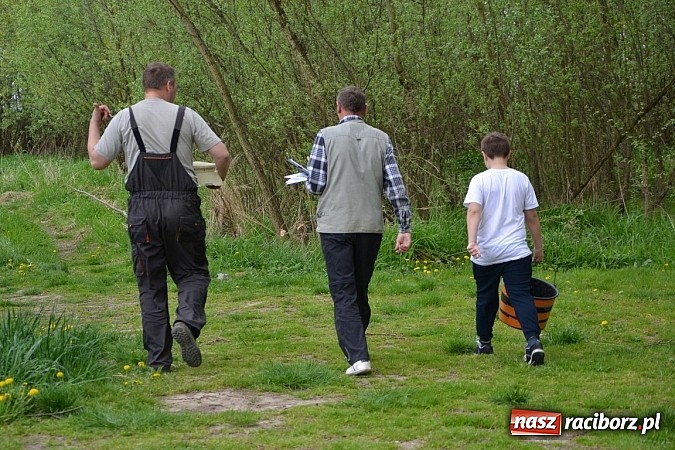 Zdjęcie w galerii na portalu naszraciborz.pl: Krzyżanowice - wędkarze rozpoczęli sezon  wiadomości z regionu