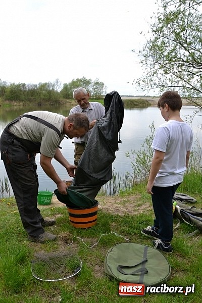 Zdjęcie w galerii na portalu naszraciborz.pl: Krzyżanowice - wędkarze rozpoczęli sezon  wiadomości z regionu