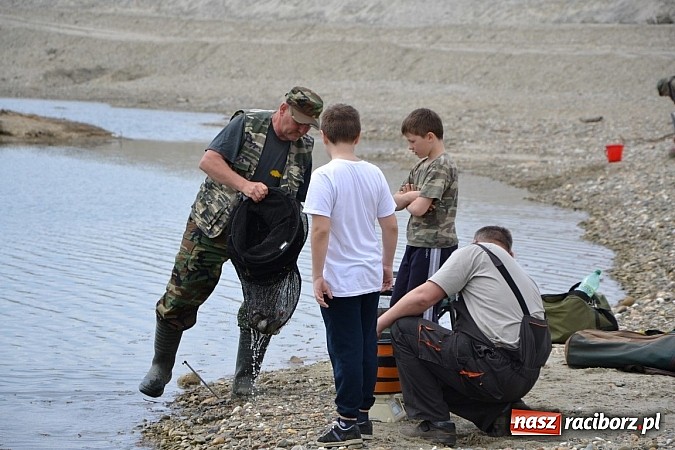 Zdjęcie w galerii na portalu naszraciborz.pl: Krzyżanowice - wędkarze rozpoczęli sezon  wiadomości z regionu