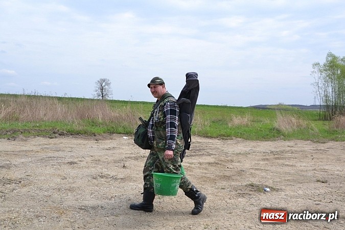 Zdjęcie w galerii na portalu naszraciborz.pl: Krzyżanowice - wędkarze rozpoczęli sezon  wiadomości z regionu