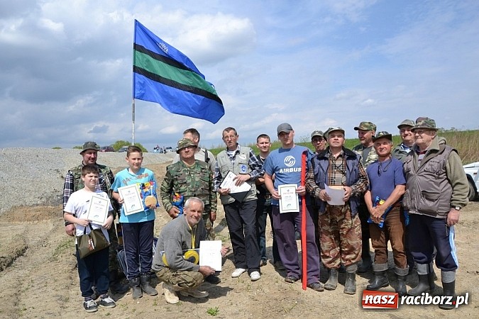 Zdjęcie w galerii na portalu naszraciborz.pl: Krzyżanowice - wędkarze rozpoczęli sezon  wiadomości z regionu