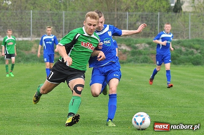 Zdjęcie w galerii na portalu naszraciborz.pl: Dwa gole Chroboczka dały trzy punkty Nędzy wiadomości z regionu