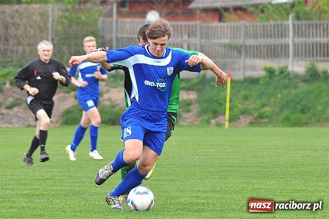 Zdjęcie w galerii na portalu naszraciborz.pl: Dwa gole Chroboczka dały trzy punkty Nędzy wiadomości z regionu