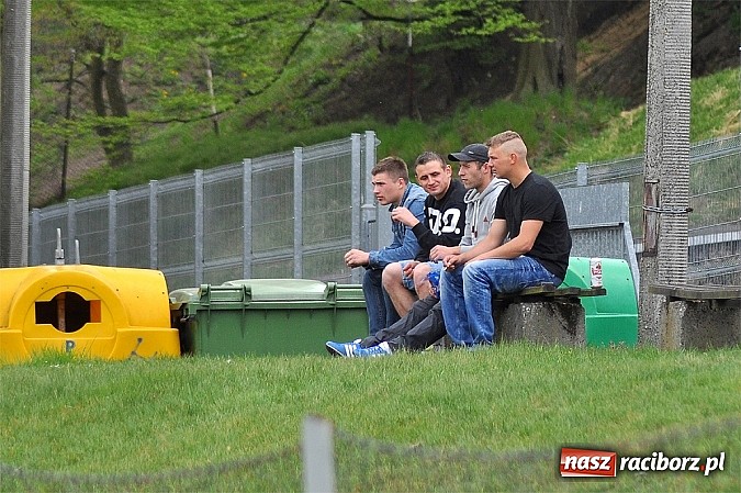 Zdjęcie w galerii na portalu naszraciborz.pl: Dwa gole Chroboczka dały trzy punkty Nędzy wiadomości z regionu