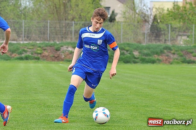 Zdjęcie w galerii na portalu naszraciborz.pl: Dwa gole Chroboczka dały trzy punkty Nędzy wiadomości z regionu