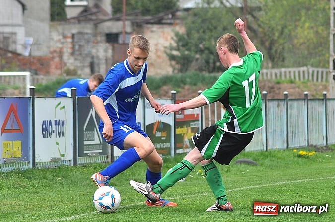 Zdjęcie w galerii na portalu naszraciborz.pl: Dwa gole Chroboczka dały trzy punkty Nędzy wiadomości z regionu