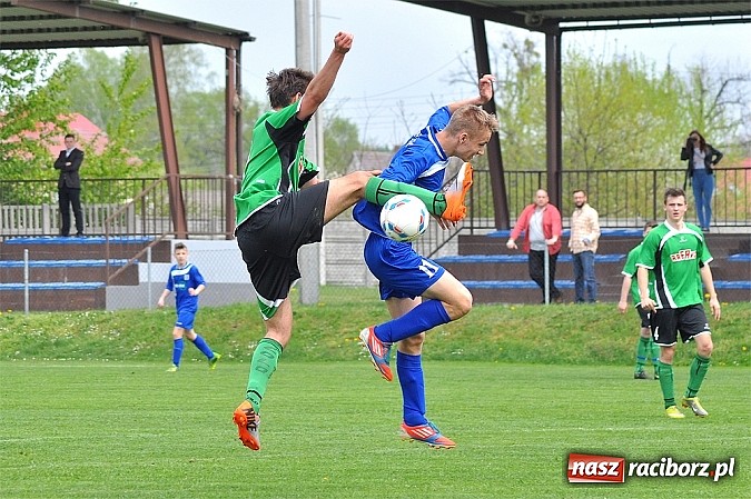 Zdjęcie w galerii na portalu naszraciborz.pl: Dwa gole Chroboczka dały trzy punkty Nędzy wiadomości z regionu