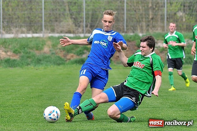 Zdjęcie w galerii na portalu naszraciborz.pl: Dwa gole Chroboczka dały trzy punkty Nędzy wiadomości z regionu