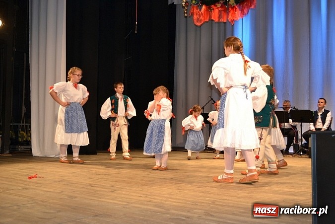 Zdjęcie w galerii na portalu naszraciborz.pl: Folkowe rytmy zabrzmiały w raciborskiej Strzesze!  wiadomości z regionu