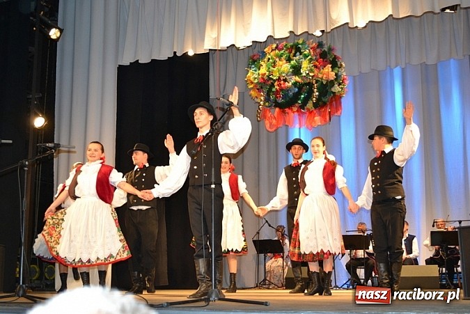 Zdjęcie w galerii na portalu naszraciborz.pl: Folkowe rytmy zabrzmiały w raciborskiej Strzesze!  wiadomości z regionu