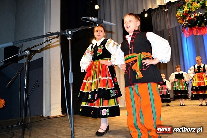 Zdjęcie w galerii na portalu naszraciborz.pl: Folkowe rytmy zabrzmiały w raciborskiej Strzesze!  wiadomości z regionu