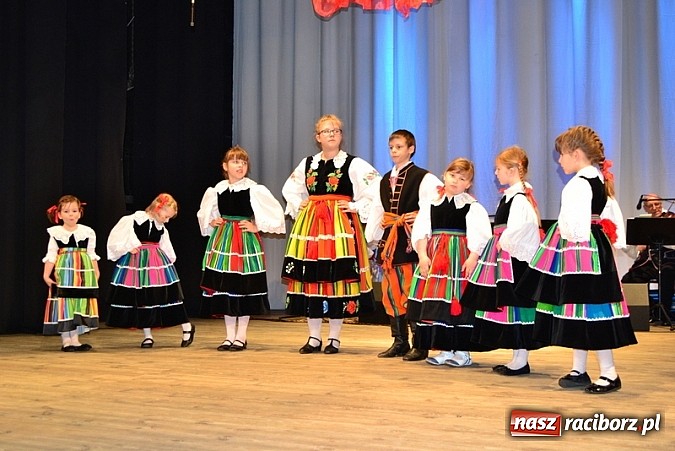 Zdjęcie w galerii na portalu naszraciborz.pl: Folkowe rytmy zabrzmiały w raciborskiej Strzesze!  wiadomości z regionu