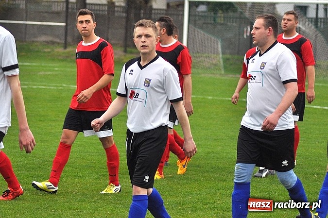 Zdjęcie w galerii na portalu naszraciborz.pl: Niebo zapłakało nad Studzienną. Wygrana Stali wiadomości z regionu