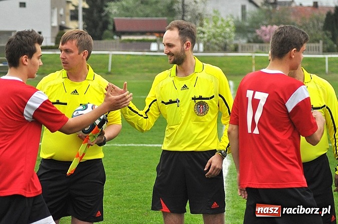 Zdjęcie w galerii na portalu naszraciborz.pl: Niebo zapłakało nad Studzienną. Wygrana Stali wiadomości z regionu