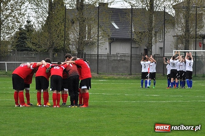 Zdjęcie w galerii na portalu naszraciborz.pl: Niebo zapłakało nad Studzienną. Wygrana Stali wiadomości z regionu
