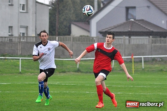 Zdjęcie w galerii na portalu naszraciborz.pl: Niebo zapłakało nad Studzienną. Wygrana Stali wiadomości z regionu