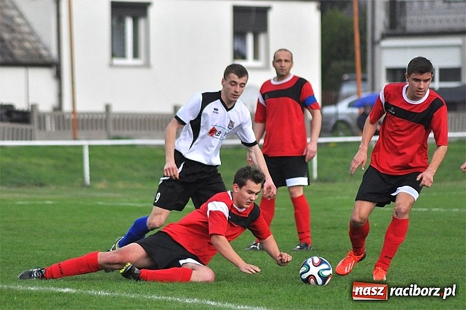 Zdjęcie w galerii na portalu naszraciborz.pl: Niebo zapłakało nad Studzienną. Wygrana Stali wiadomości z regionu