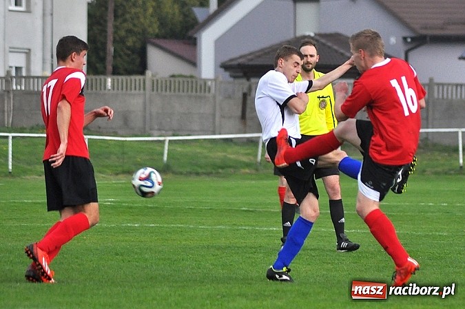 Zdjęcie w galerii na portalu naszraciborz.pl: Niebo zapłakało nad Studzienną. Wygrana Stali wiadomości z regionu