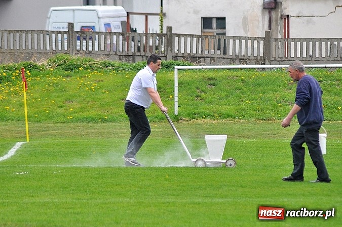 Zdjęcie w galerii na portalu naszraciborz.pl: Niebo zapłakało nad Studzienną. Wygrana Stali wiadomości z regionu
