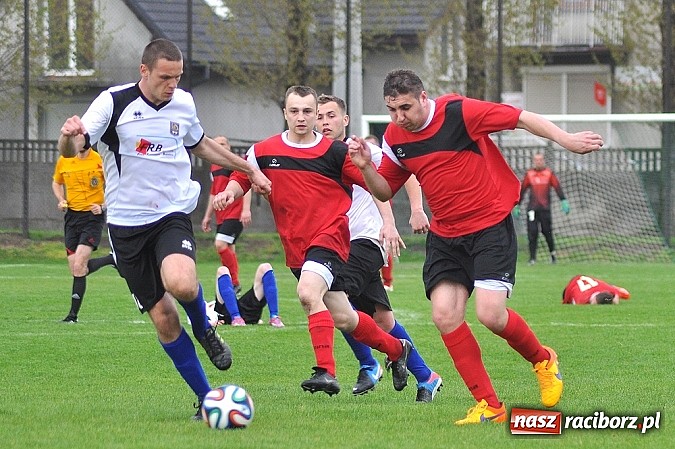 Zdjęcie w galerii na portalu naszraciborz.pl: Niebo zapłakało nad Studzienną. Wygrana Stali wiadomości z regionu