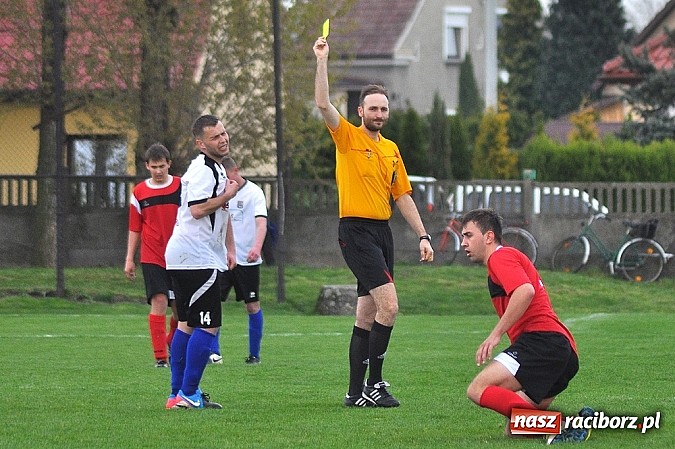 Zdjęcie w galerii na portalu naszraciborz.pl: Niebo zapłakało nad Studzienną. Wygrana Stali wiadomości z regionu