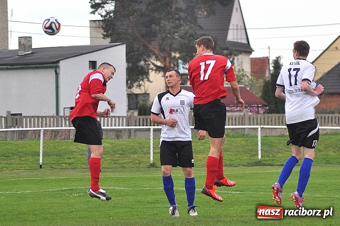 Zdjęcie w galerii na portalu naszraciborz.pl: Niebo zapłakało nad Studzienną. Wygrana Stali wiadomości z regionu