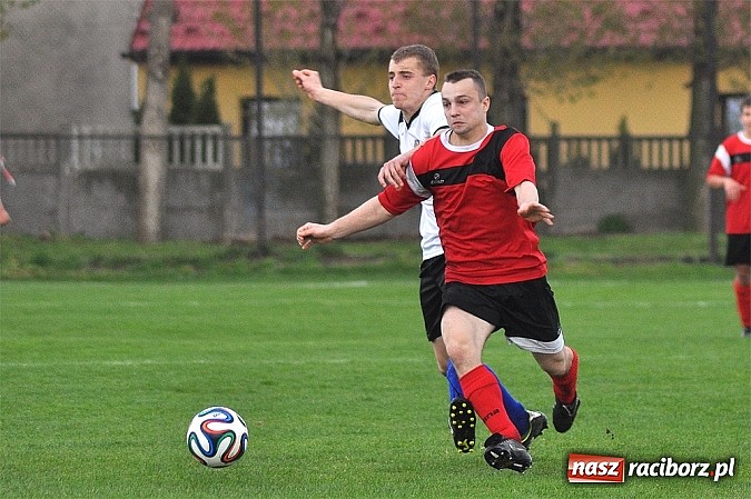 Zdjęcie w galerii na portalu naszraciborz.pl: Niebo zapłakało nad Studzienną. Wygrana Stali wiadomości z regionu