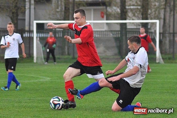 Zdjęcie w galerii na portalu naszraciborz.pl: Niebo zapłakało nad Studzienną. Wygrana Stali wiadomości z regionu