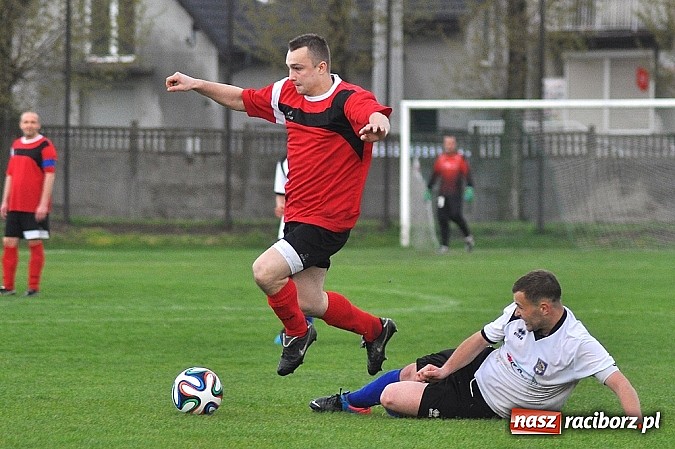 Zdjęcie w galerii na portalu naszraciborz.pl: Niebo zapłakało nad Studzienną. Wygrana Stali wiadomości z regionu