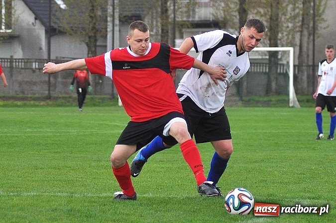 Zdjęcie w galerii na portalu naszraciborz.pl: Niebo zapłakało nad Studzienną. Wygrana Stali wiadomości z regionu