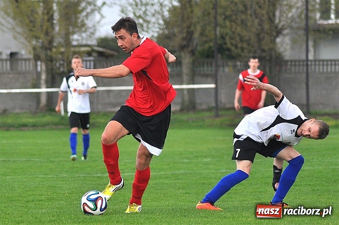 Zdjęcie w galerii na portalu naszraciborz.pl: Niebo zapłakało nad Studzienną. Wygrana Stali wiadomości z regionu