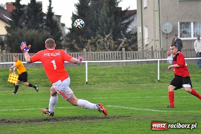 Zdjęcie w galerii na portalu naszraciborz.pl: Niebo zapłakało nad Studzienną. Wygrana Stali wiadomości z regionu