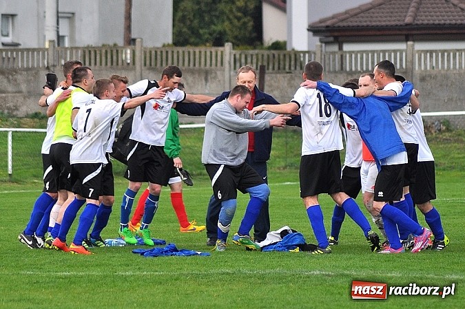 Zdjęcie w galerii na portalu naszraciborz.pl: Niebo zapłakało nad Studzienną. Wygrana Stali wiadomości z regionu
