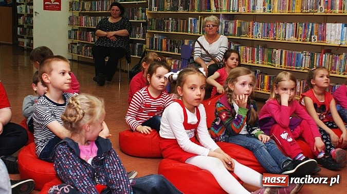 Zdjęcie w galerii na portalu naszraciborz.pl: Z Koziołkiem Matołkiem poznajemy Racibórz  wiadomości z regionu