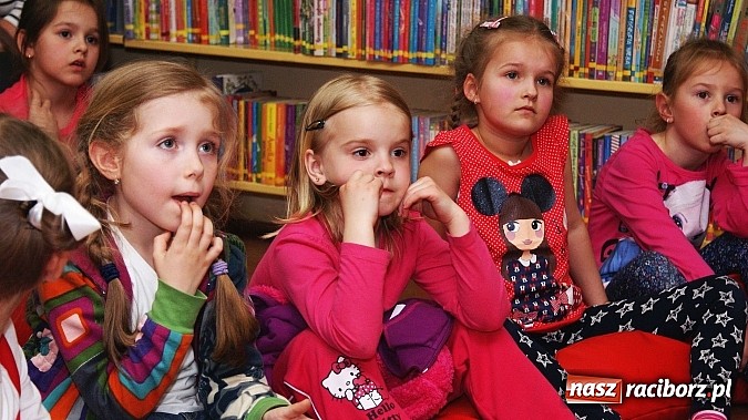 Zdjęcie w galerii na portalu naszraciborz.pl: Z Koziołkiem Matołkiem poznajemy Racibórz  wiadomości z regionu