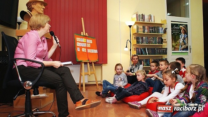 Zdjęcie w galerii na portalu naszraciborz.pl: Z Koziołkiem Matołkiem poznajemy Racibórz  wiadomości z regionu