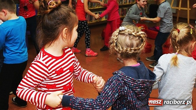 Zdjęcie w galerii na portalu naszraciborz.pl: Z Koziołkiem Matołkiem poznajemy Racibórz  wiadomości z regionu