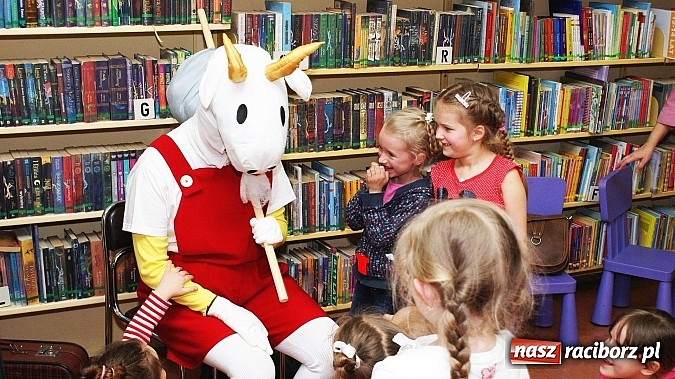 Zdjęcie w galerii na portalu naszraciborz.pl: Z Koziołkiem Matołkiem poznajemy Racibórz  wiadomości z regionu