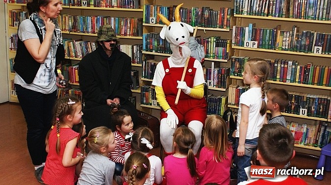 Zdjęcie w galerii na portalu naszraciborz.pl: Z Koziołkiem Matołkiem poznajemy Racibórz  wiadomości z regionu