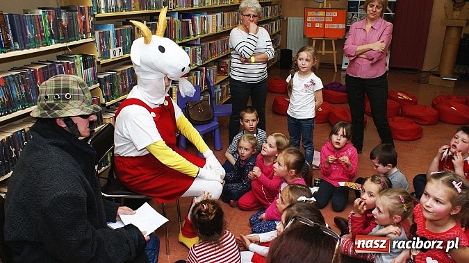 Zdjęcie w galerii na portalu naszraciborz.pl: Z Koziołkiem Matołkiem poznajemy Racibórz  wiadomości z regionu
