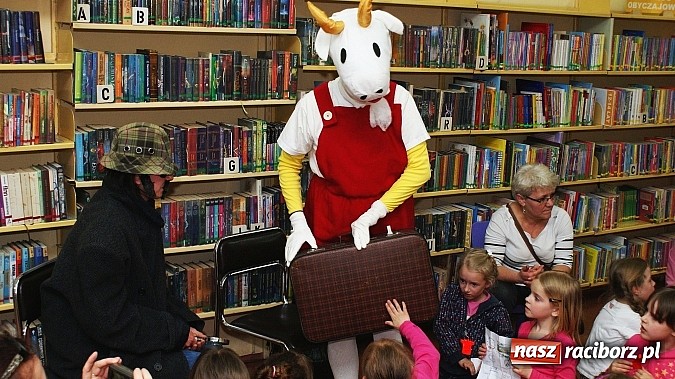 Zdjęcie w galerii na portalu naszraciborz.pl: Z Koziołkiem Matołkiem poznajemy Racibórz  wiadomości z regionu