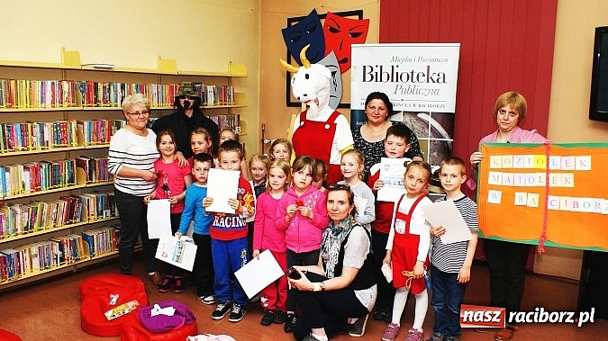 Zdjęcie w galerii na portalu naszraciborz.pl: Z Koziołkiem Matołkiem poznajemy Racibórz  wiadomości z regionu